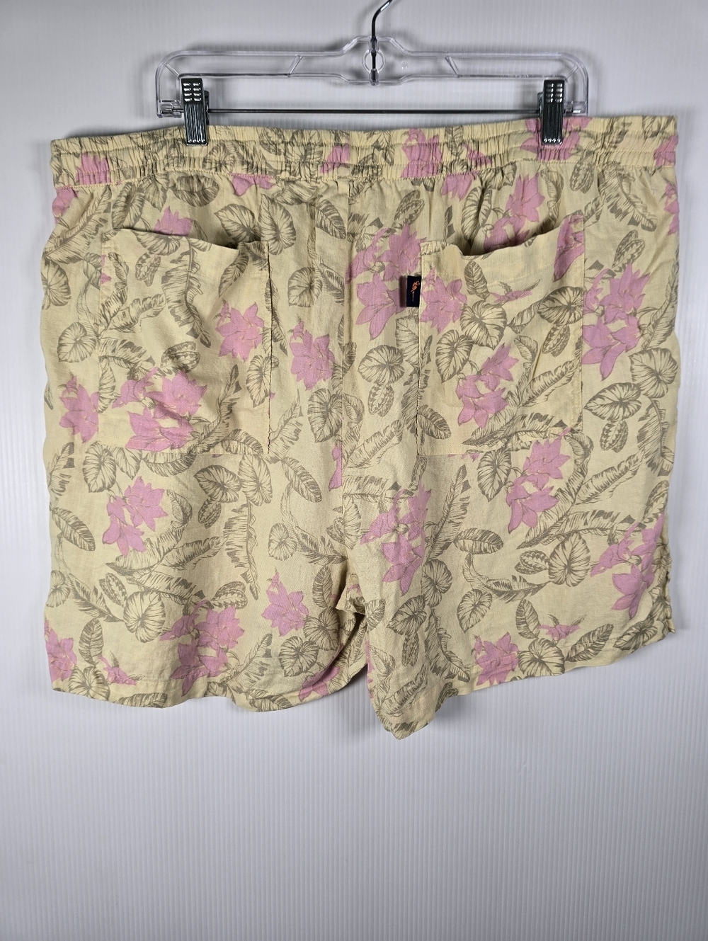 Margaritaville Women's No Passport Required Beach Linen Shorts Yellow/Pink XL - Picture 2 of 11